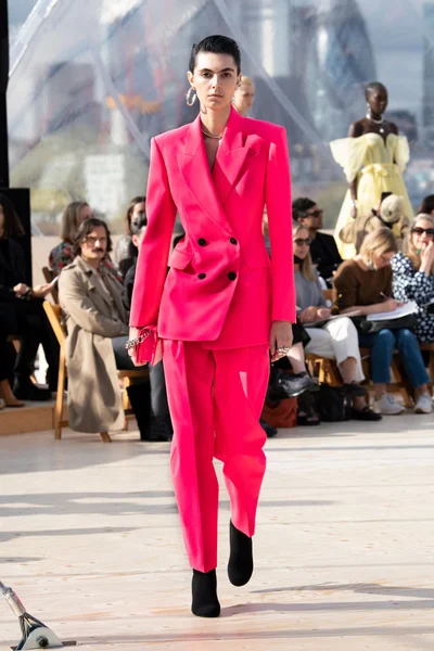 Look 17
